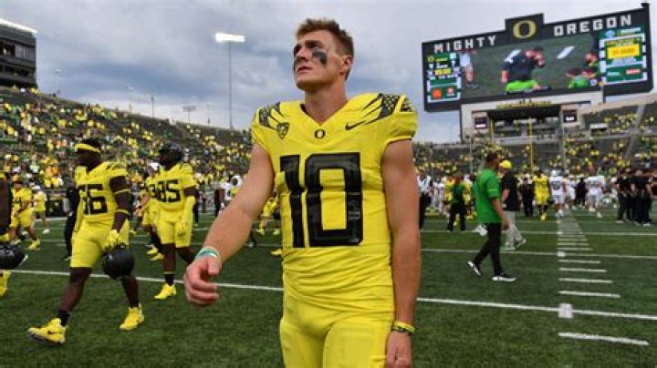 Bo Nix leads Oregon with 817 victory over Portland State