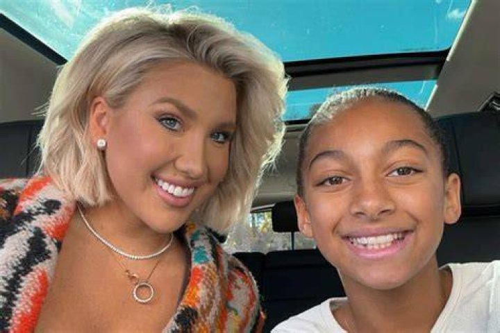 Chloe - Savannah - Chrisley - Instagram