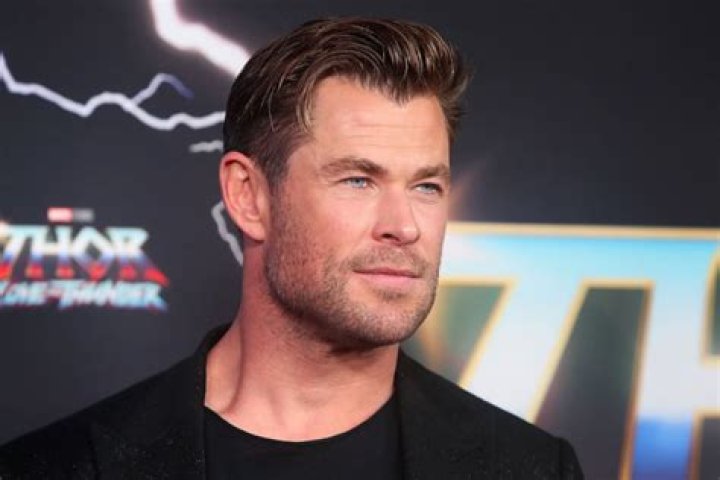Chris Hemsworth's day out with his three children stopped short for hilarious reason &mdash; watch