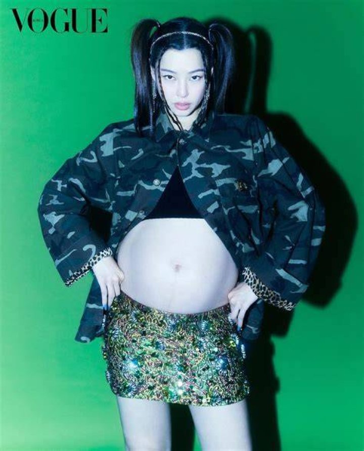 Lee Hanee Shares Why She Chose to Show Her Pregnancy Glow Just Ahead of Due Date ZAPZEE