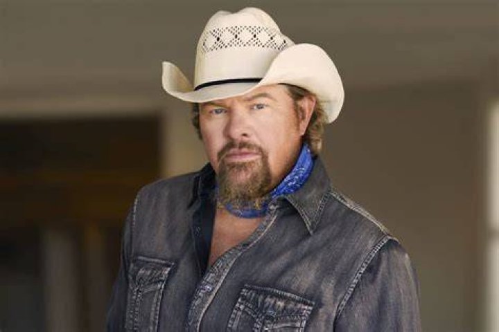 Toby Keith's son's emotional last photo with famous dad is flooded with sympathetic messages